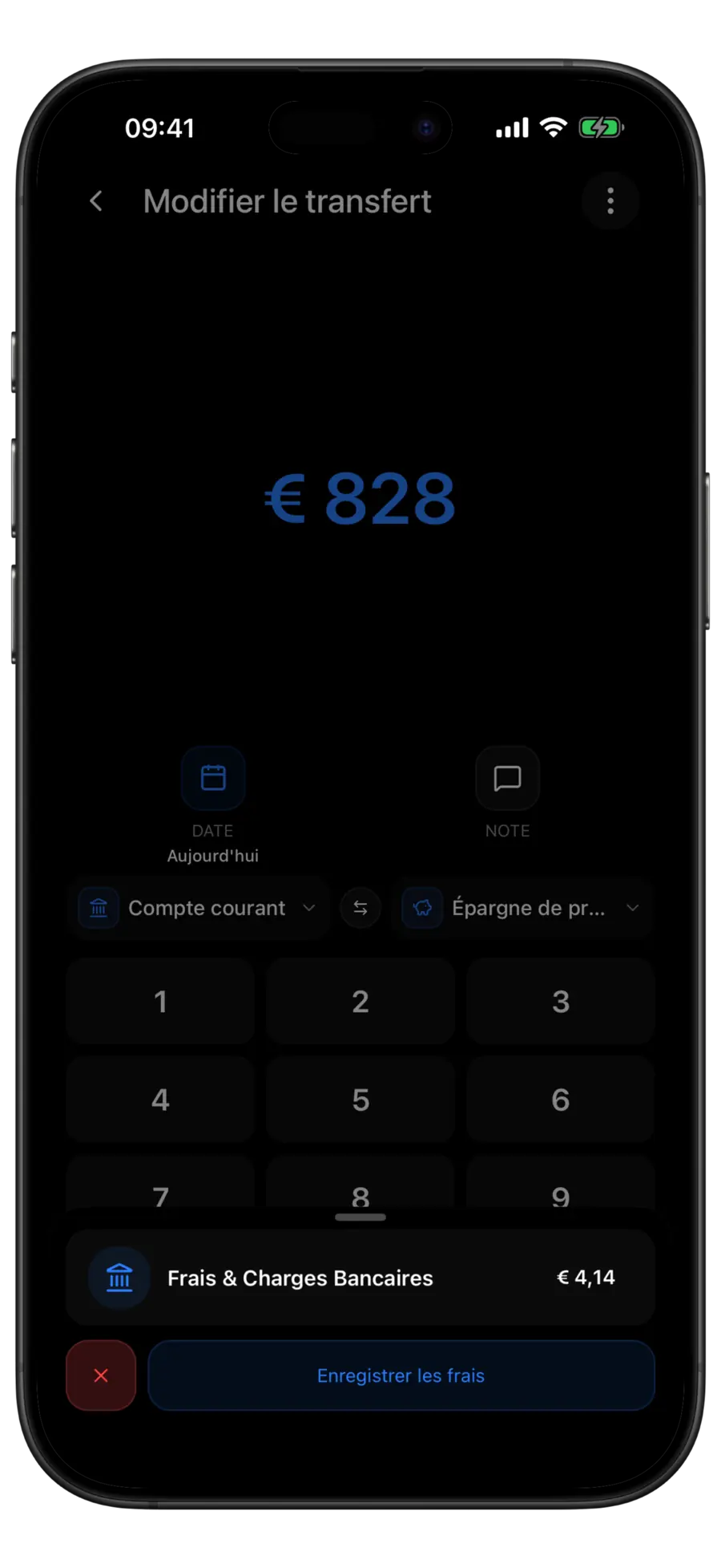 Écran Modifier le virement de Budgie pour un virement de 900 $ de Main Checking vers Emergency Savings avec une feuille de frais « Frais & Charges Bancaires » de 4,50 $ et un bouton Enregistrer les frais